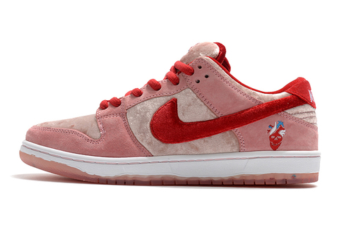 large_strangelove_x_nike_sb_dunk_low__valentine_s_day___-04